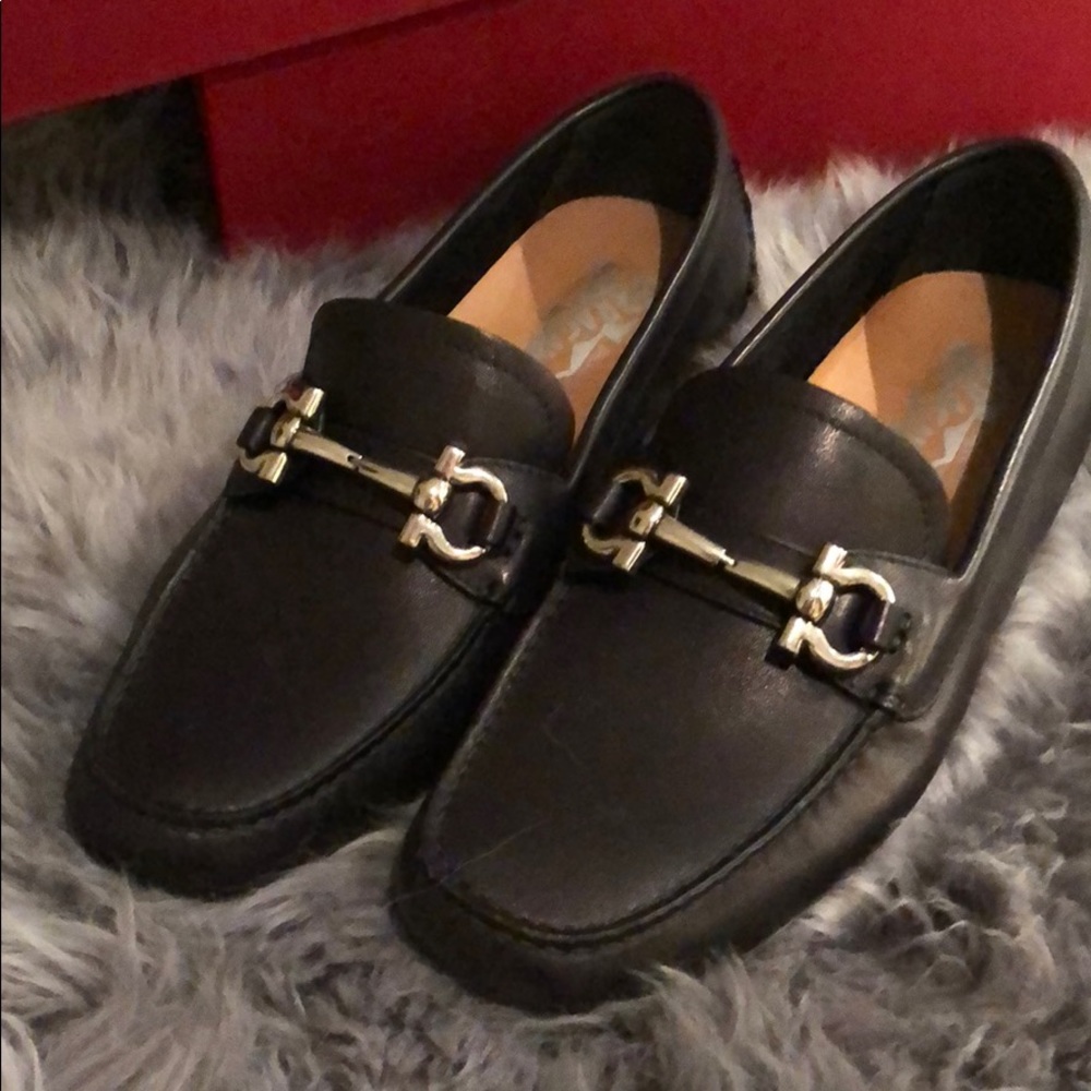 Stunning Ferragamo Flats -New With Tags - Picture 2 of 8